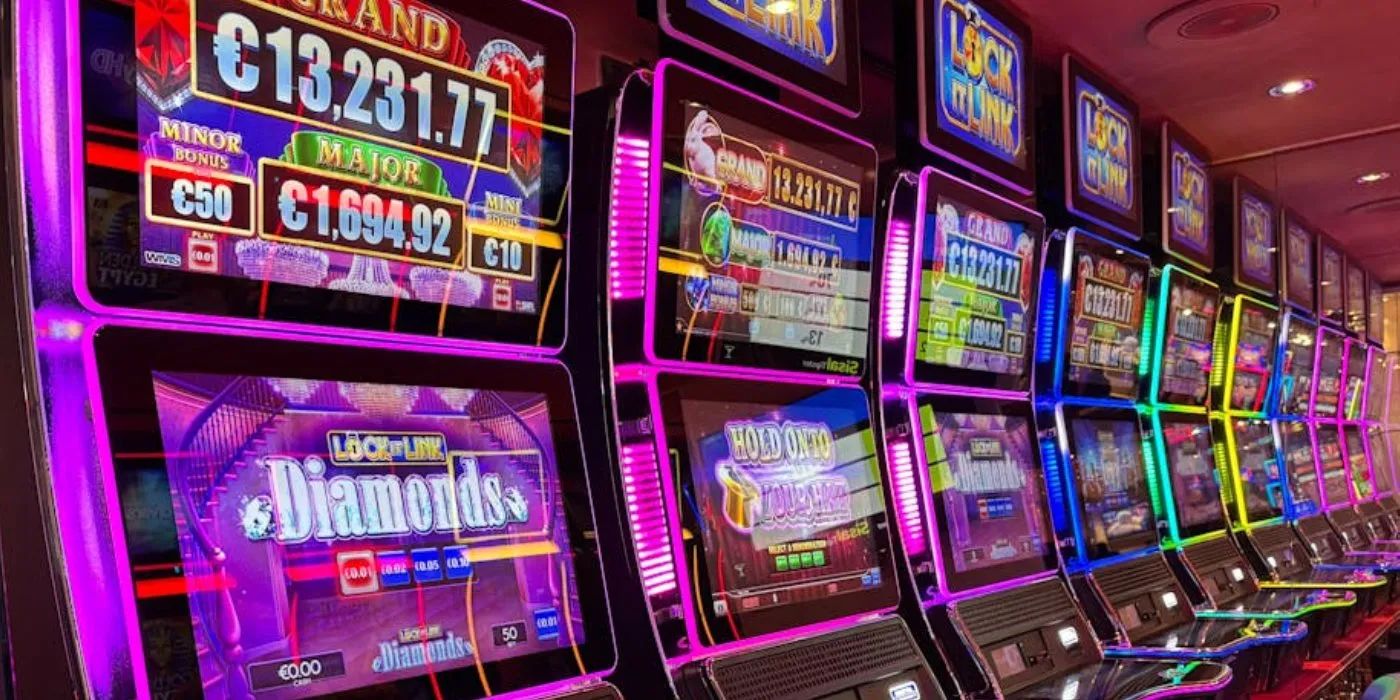How Jackpot Slots Borrow Mechanics From Video Games