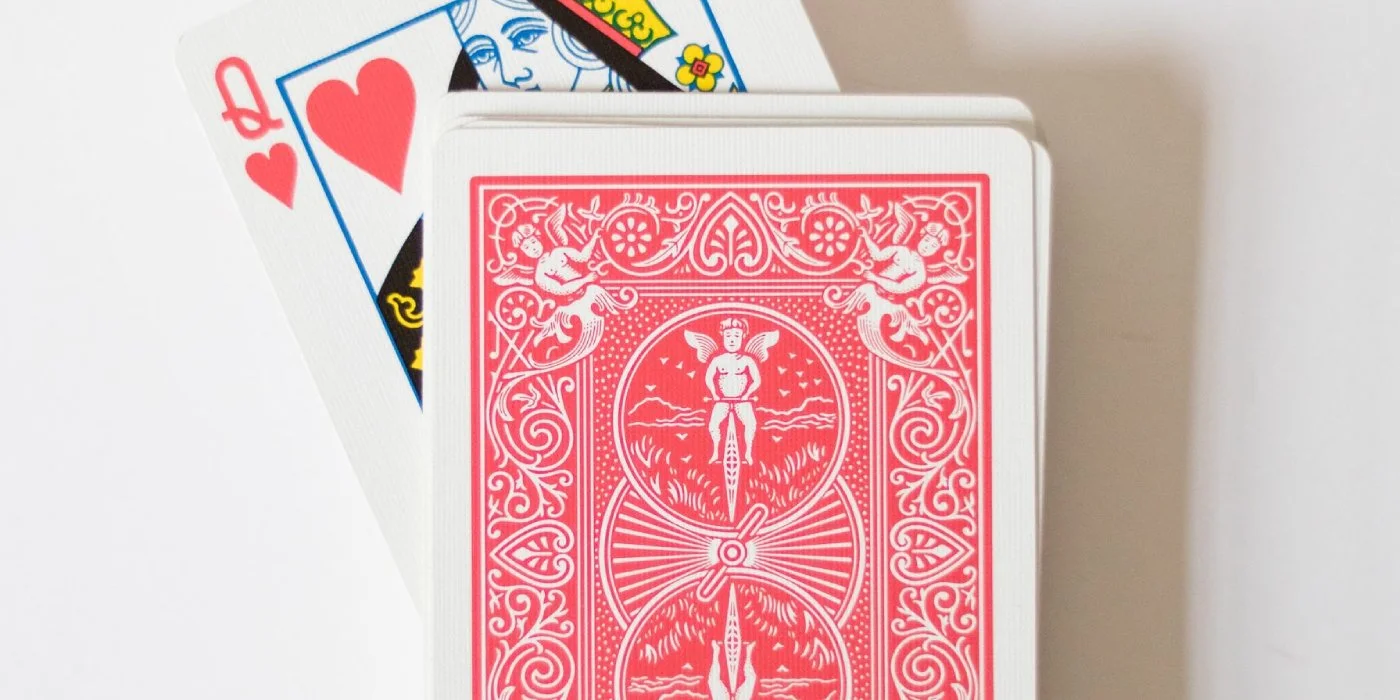 How Digital Card Games Recreate the Feel of a Real Table
